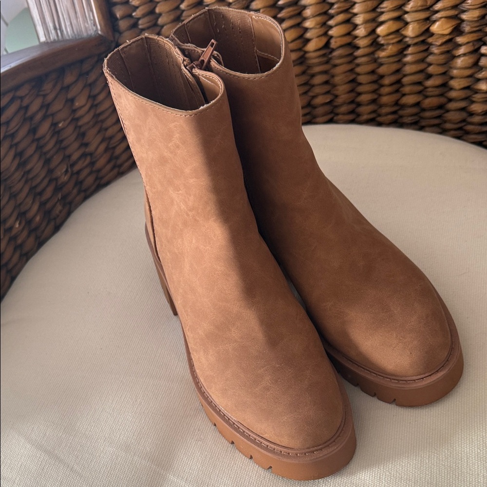 ANA Brown Ankle Boots